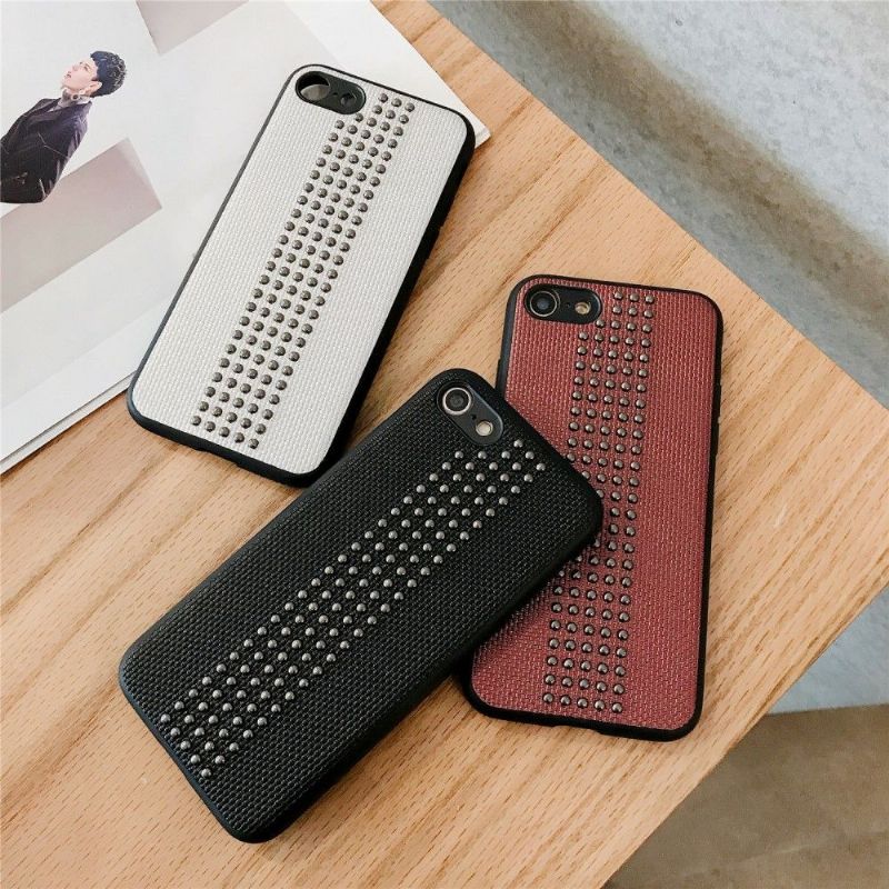 Coque iPhone SE 2022 / 2020 Effet Cuir Rivets
