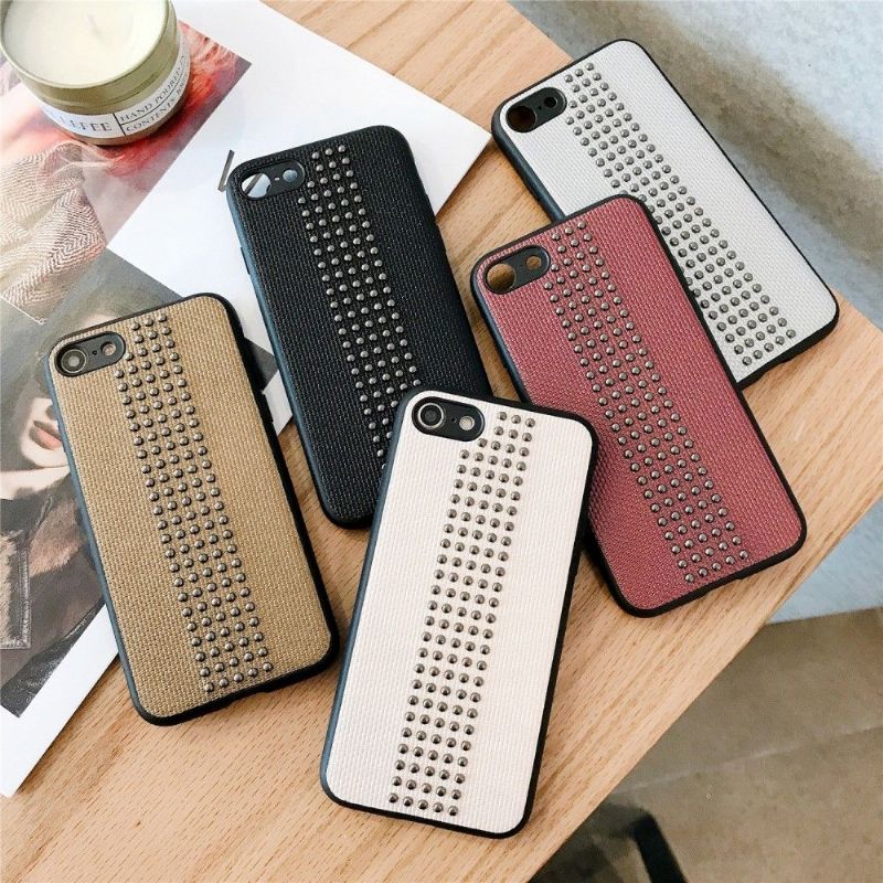 Coque iPhone SE 2022 / 2020 Effet Cuir Rivets
