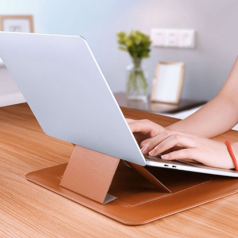 Pochette MacBook Pro 14" 2021 Skin Pro Series fonction support