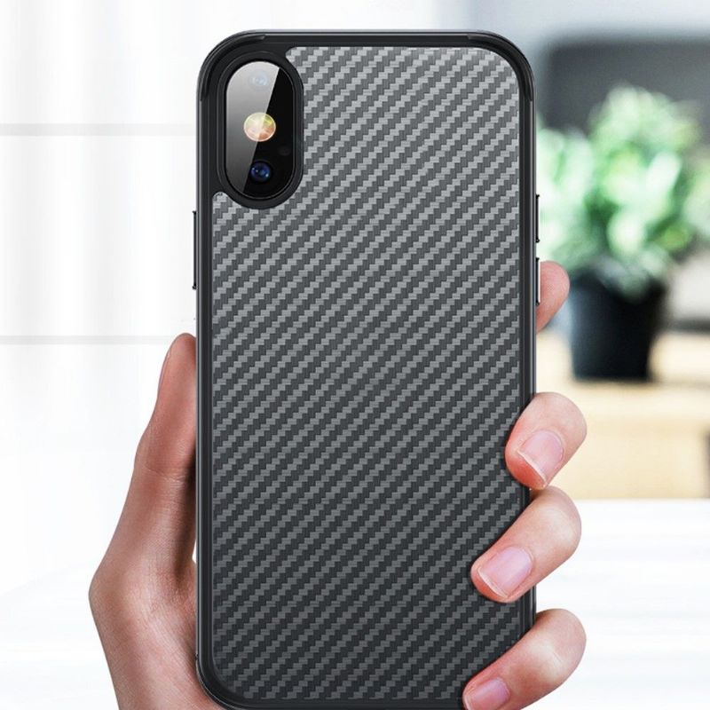 Coque iPhone XR Luxury Series style fibre de carbone