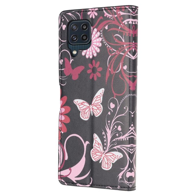 Housse Samsung Galaxy M32 papillons et fleurs
